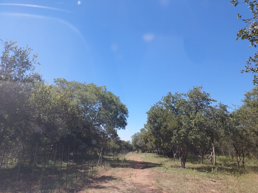 6 Bedroom Property for Sale in Zoutpansdrift North West